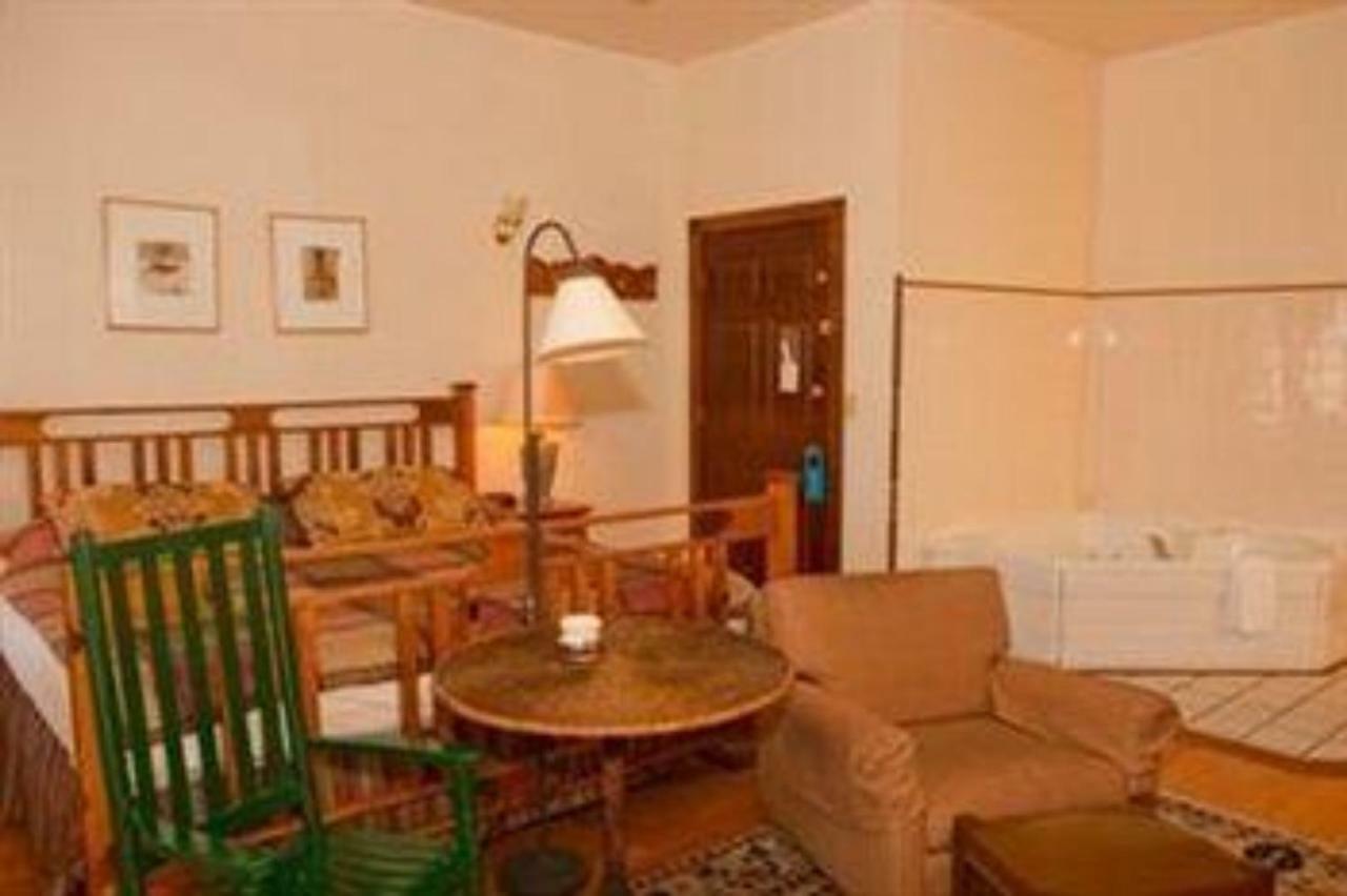 Karsten Hotel Kewaunee Extérieur photo
